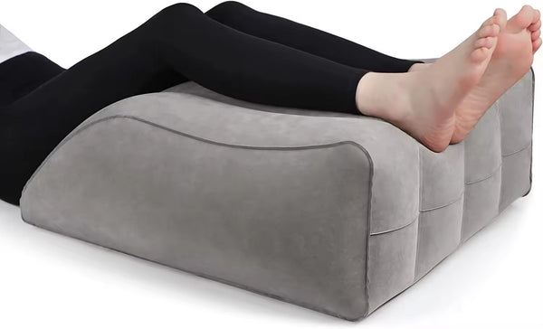 Inflatable foot pillow